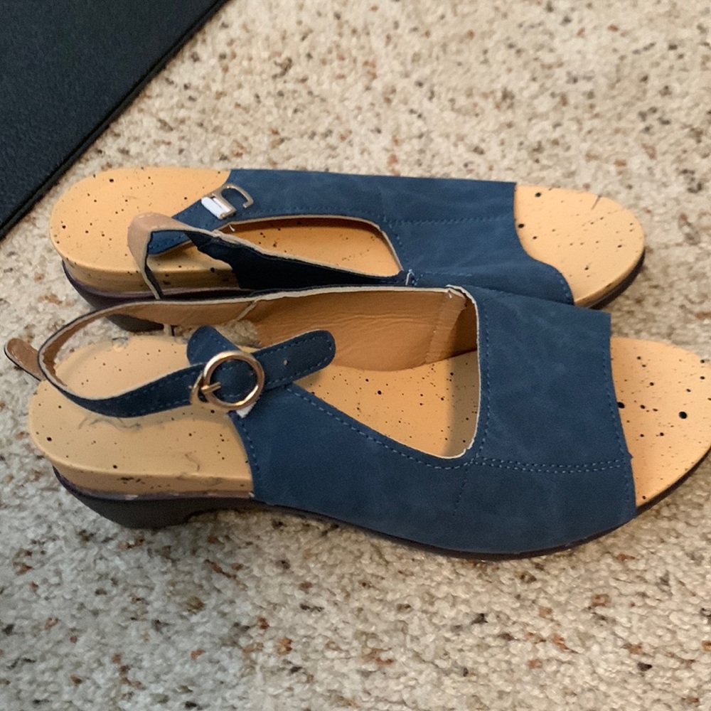 Blue wedge size 37